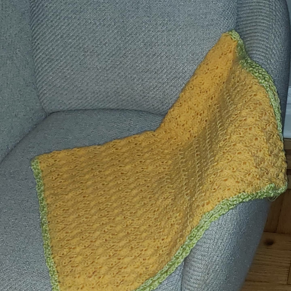 Hand-made Yellow Scalloped Baby Blanket